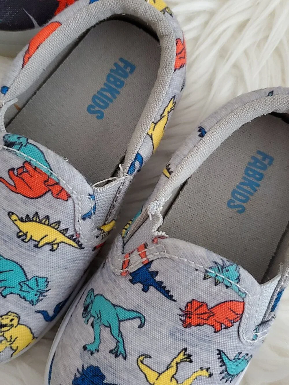 Fabkids Boy's Dinosaur Graphics Slip On Sneakers SZ 7